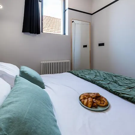 Apartment Spotlight Keyweek Stunning & Spacious In Heart Of Town *