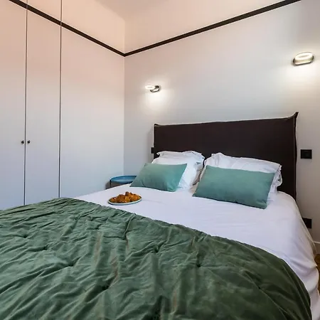 Spotlight Keyweek Stunning & Spacious In Heart Of Town Apartment
