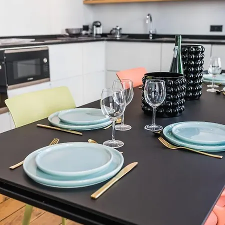 Spotlight Keyweek Stunning & Spacious In Heart Of Town