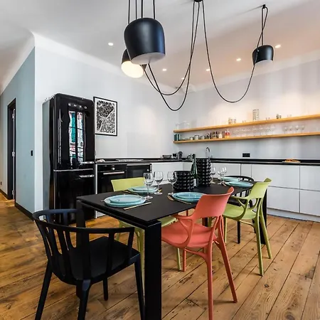 Spotlight Keyweek Stunning & Spacious In Heart Of Town Apartment *