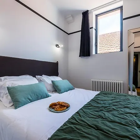 Spotlight Keyweek Stunning & Spacious In Heart Of Town Apartment *