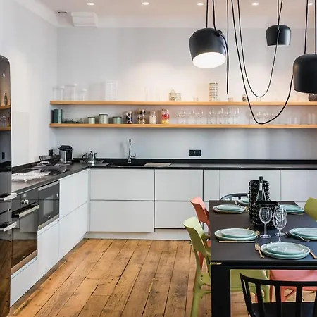 Spotlight Keyweek Stunning & Spacious In Heart Of Town Apartment *