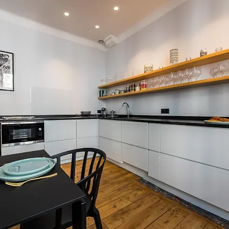 Spotlight Keyweek Stunning & Spacious In Heart Of Town Apartment Biarritz