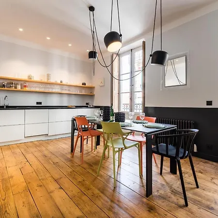 Apartment Spotlight Keyweek Stunning & Spacious In Heart Of Town *