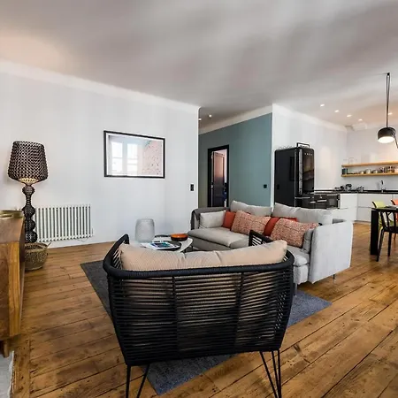 Apartment Spotlight Keyweek Stunning & Spacious In Heart Of Town Biarritz