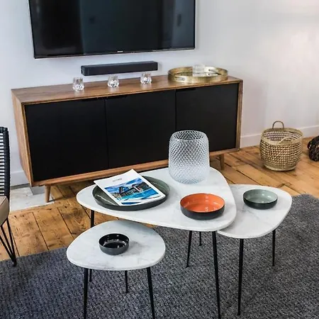 Spotlight Keyweek Stunning & Spacious In Heart Of Town Apartment *