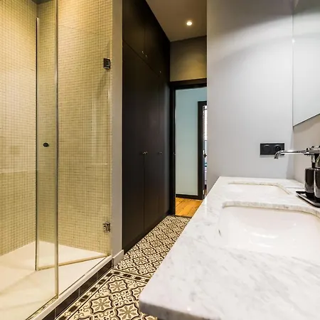 Spotlight Keyweek Stunning & Spacious In Heart Of Town
