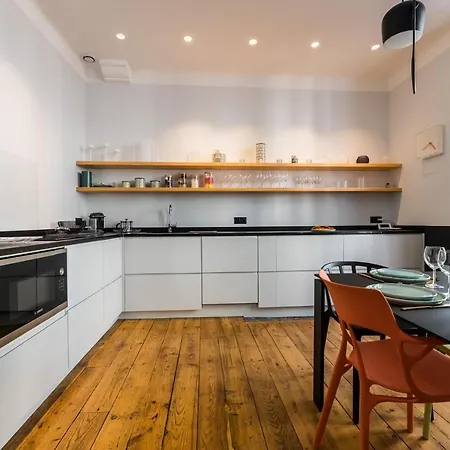 Spotlight Keyweek Stunning & Spacious In Heart Of Town *